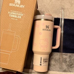 Stanley 40oz with straw Pink Hello Kitty Tumbler